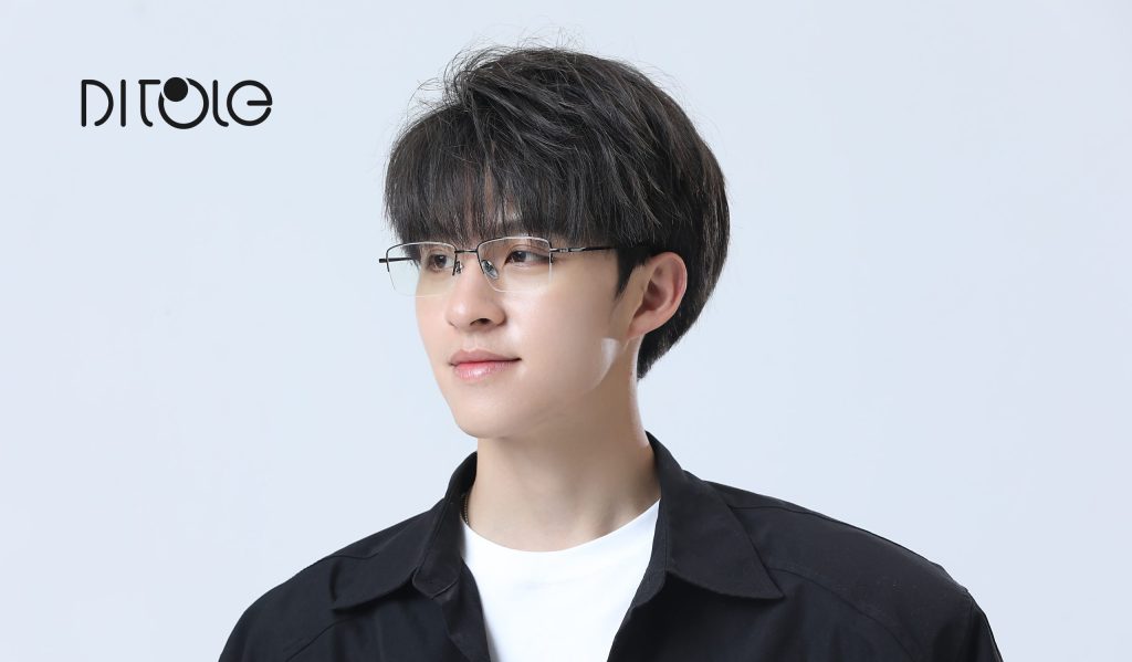 男模有logo